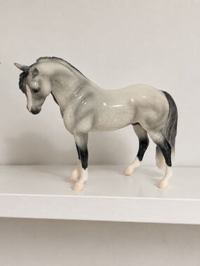 Breyer Icicle Store Special Limited Edition Model Horse – 1 of 3500